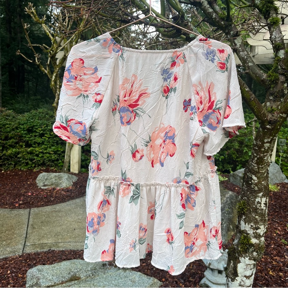 Lucky Brand Baby Doll Floral Blouse Size Medium *cross-listed* - Picture 2 of 8